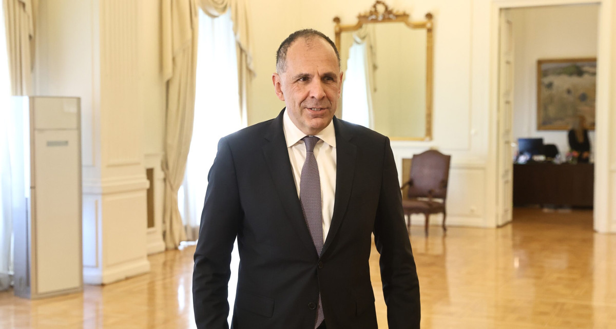 Γεραπετρίτης: Επίσκεψη στη Βαρσοβία και την Κωνσταντινούπολη