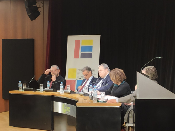 Βενιζέλος: Παράνομες οι παρακολουθήσεις των Ενόπλων Δυνάμεων- Απαιτείται απάντηση Μητσοτάκη