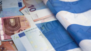 Θεσμοί: «Καρότο» η επενδυτική βαθμίδα, με... μαστίγιο για πρωτογενές πλεόνασμα