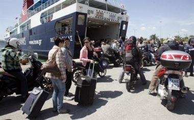 Φτηνότερα ακτοπλοϊκά εισιτήρια με απόφαση Δρίτσα
