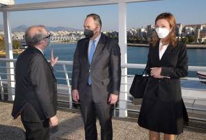 Εθιμοτυπική συνάντηση Πλακιωτάκη με τη νέα διοίκηση της ΕΕΕ
