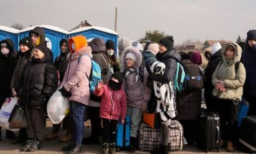 Κομισιόν: Άλλα 100 εκατομμύρια ευρώ για τη στήριξη Ουκρανών προσφύγων