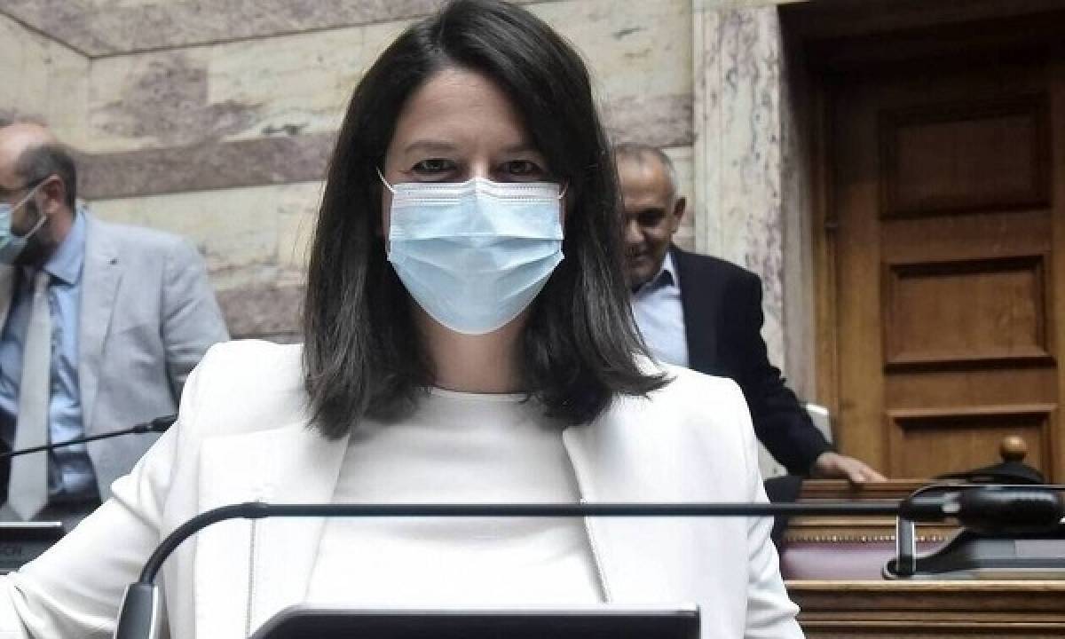 Κεραμέως: Καλύτερο σχολείο με κλειστές αίθουσες δε γίνεται