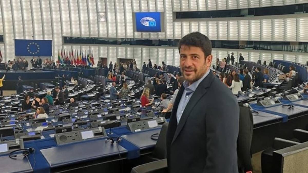 Με το faceapp το «ντεμπούτο» Γεωργούλη στην Ευρωβουλή!