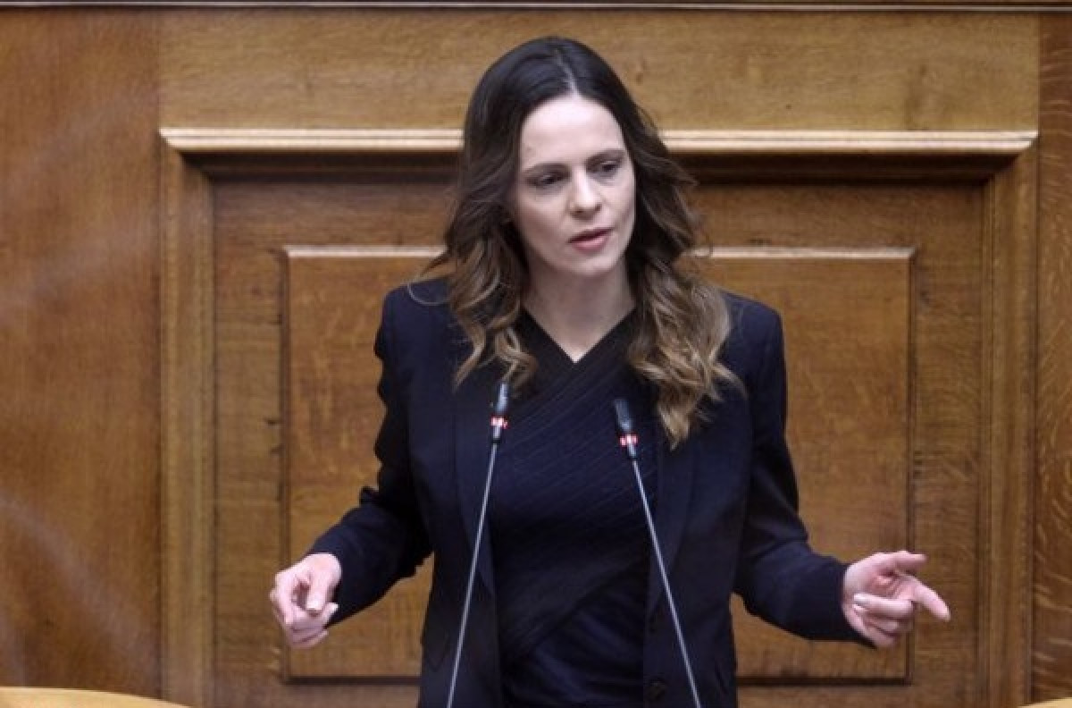 Αχτσιόγλου: Προκαλεί ο διαρκής αυτοθαυμασμός του κ. Σταϊκούρα