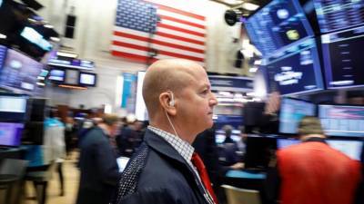 Wall Street: Μικρές απώλειες μετά τα ρεκόρ