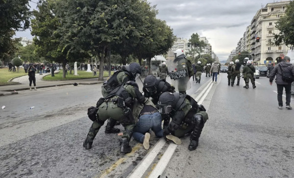 Επεισόδια στο κέντρο της Θεσσαλονίκης με αφορμή ομιλία του Κασιδιάρη