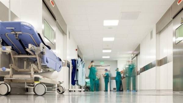 Δεν θα υπάρξουν απολύσεις επικουρικού προσωπικού, διαβεβαιώνει το υπ. Υγείας