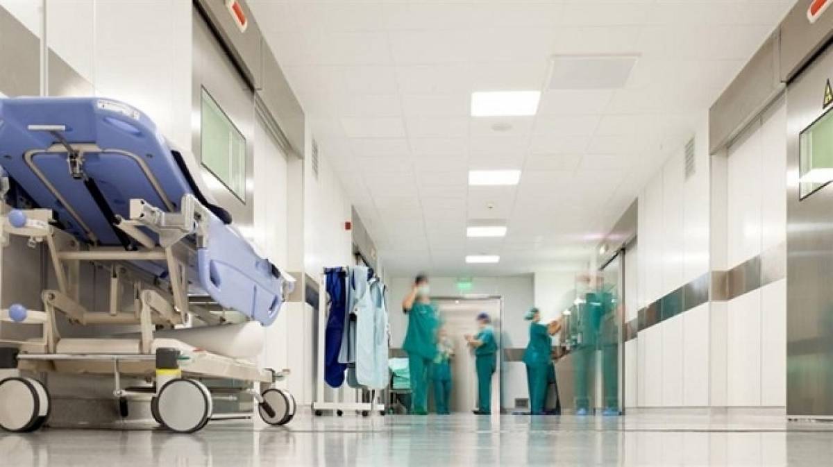 Δεν θα υπάρξουν απολύσεις επικουρικού προσωπικού, διαβεβαιώνει το υπ. Υγείας