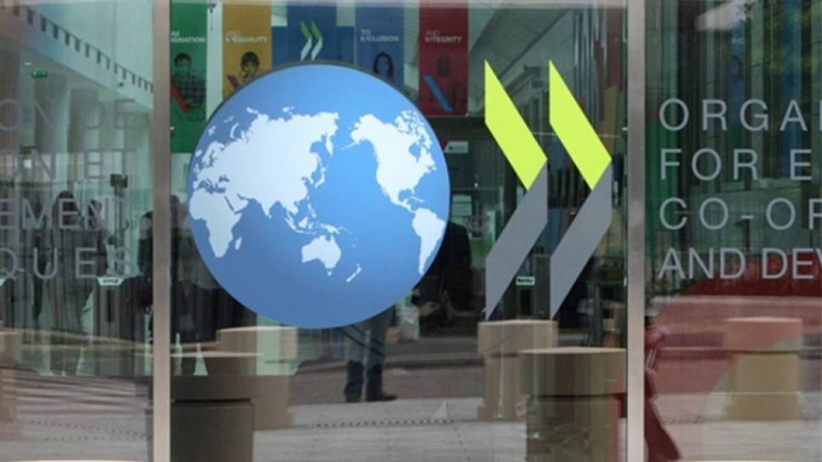 Εμπορικές εντάσεις και επιβράδυνση της παγκόσμιας οικονομίας «βλέπει» ο ΟΟΣΑ
