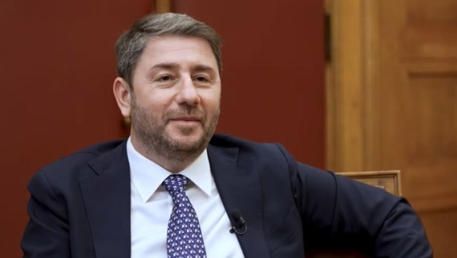 Ο ΣΥΡΙΖΑ που διαλύεται και το μετέωρο βήμα του ΠαΣοΚ