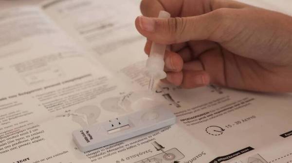 Πότε είναι αρκετά τα rapid και self tests σε ταξιδιώτες;