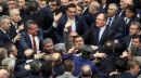 «Ρινγκ» η τουρκική Βουλή για τη συνταγματική αναθεώρηση