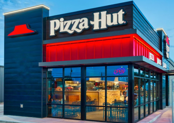 Η Pizza Hut αλλάζει χέρια: Πώληση – ρεκόρ 2,7 δισ. δολαρίων