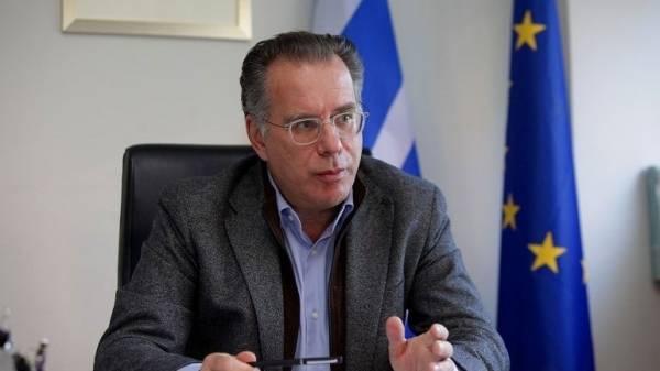 Κουμουτσάκος: Σύνδεση σεβασμού ανθρωπίνων δικαιωμάτων και ασφάλειας στο μεταναστευτικό