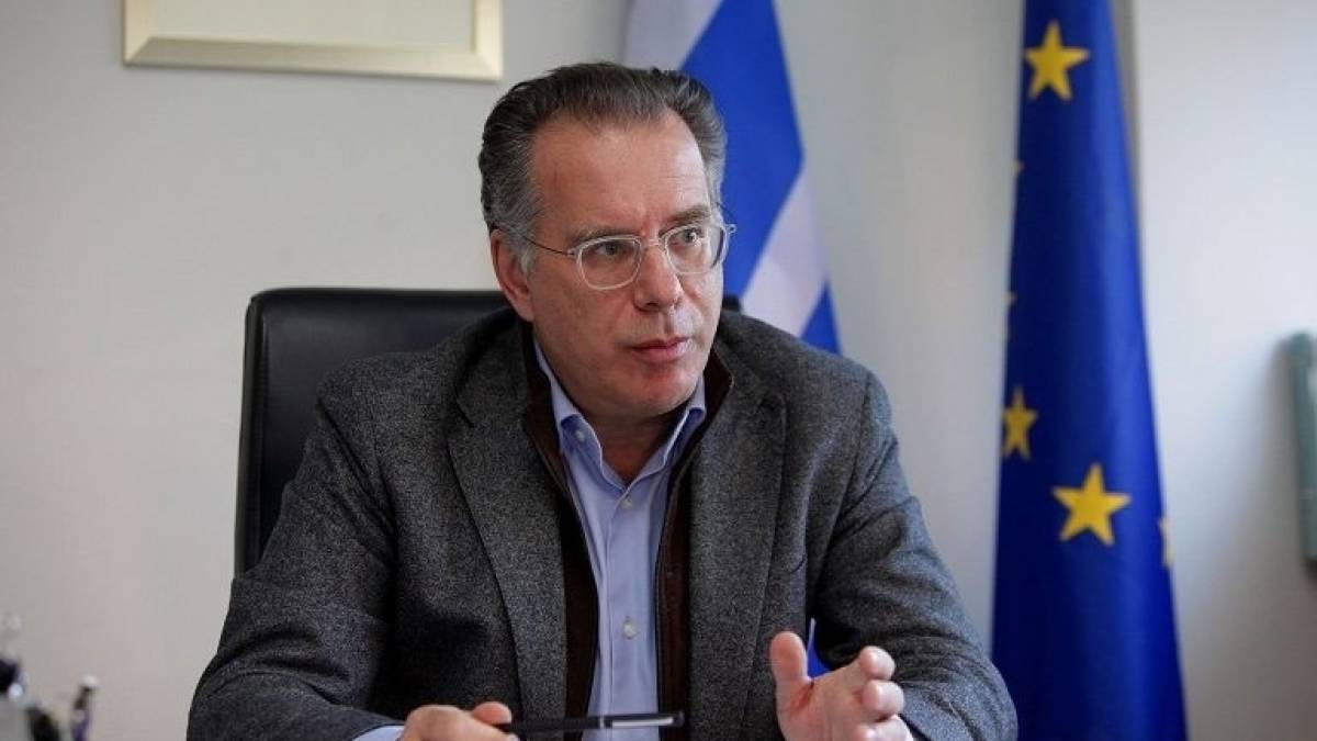Κουμουτσάκος: Σύνδεση σεβασμού ανθρωπίνων δικαιωμάτων και ασφάλειας στο μεταναστευτικό