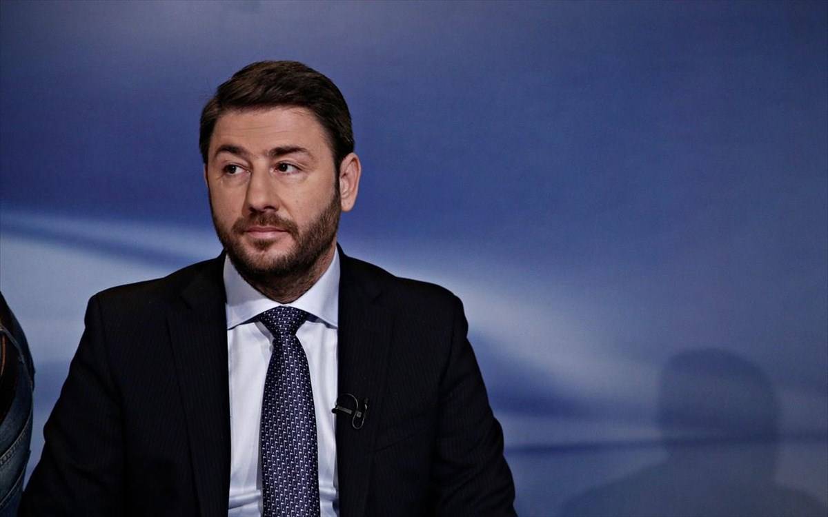 Ανδρουλάκης: Η κυβέρνηση πρέπει άμεσα να μειώσει το ΦΠΑ