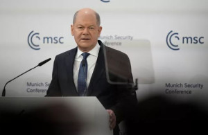 Σολτς: «Πυρά» κατά Βανς- Χαιρετίζει εξαίρεση αμυντικών δαπανών στο ΣΣΑ