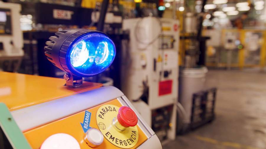 Ford: Το εργοστάσιο με τον υπάλληλο - ρομπότ που κάνει τα πάντα εκτός από ..καφέ!