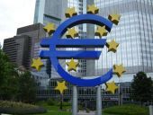 Στο ιστορικό του χαμηλό διατηρεί η ΕΚΤ το βασικό επιτόκιο