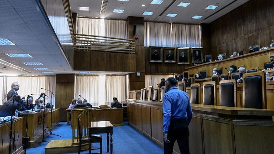 Τηλεοπτικές άδειες: Τι κατέθεσε πρώην διευθυντικό στέλεχος της Attica Bank