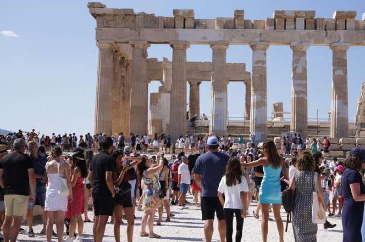 Στόχος για το 2023 αύξηση 10% στα τουριστικά έσοδα