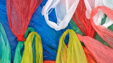 Badische Zeitung: Λιγότερο πλαστικό στην Ελλάδα