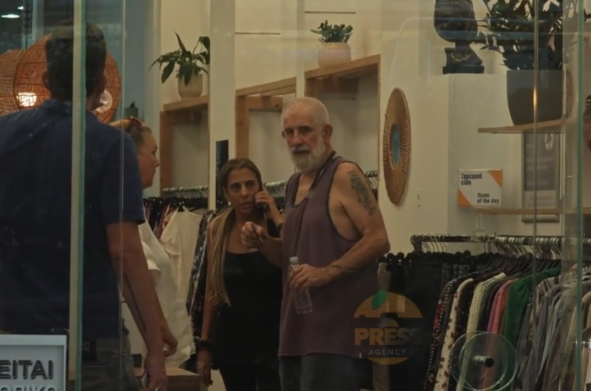 Φωτιά στο διαμέρισμα του Πέτρου Φιλιππίδη στην Πατησίων