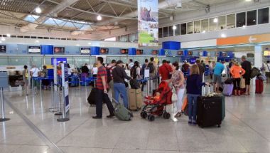 ΣΕΤΕ: Αύξηση 7,4% στις διεθνείς αεροπορικές αφίξεις το 2016
