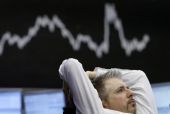 Μαζικά στοιχήματα κατά ενός ενδεχόμενου sell-off