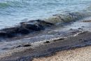Σε ποιες ακτές της Αττικής απαγορεύεται το κολύμπι λόγω πετρελαιοκηλίδας