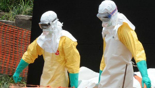 Εκβιαστές στην Τσεχία ζητούν 1 εκατ. ευρώ για να μην διασπείρουν τον ιό Έμπολα