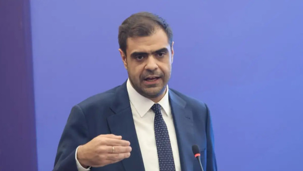 Μαρινάκης κατά ΠΑΣΟΚ για τα κόκκινα δάνεια: Λέει στους συνεπείς ότι είναι κορόιδα