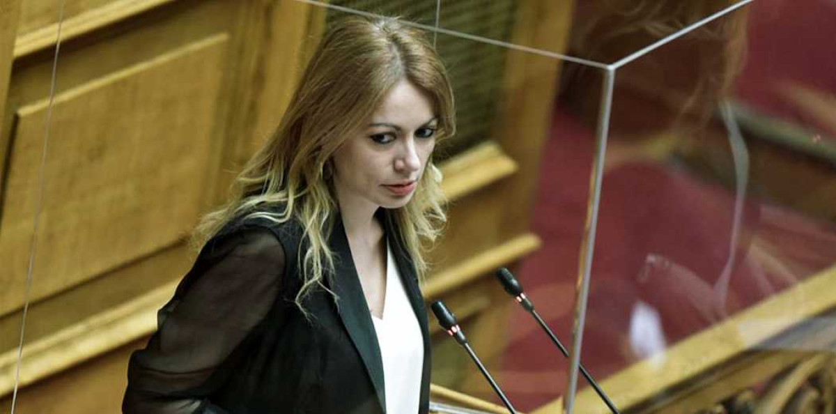 Ανεξαρτητοποιήθηκε και από τον ΣΥΡΙΖΑ η βουλευτής Αγγελική Αδαμοπούλου
