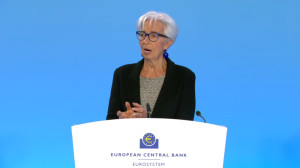 Λαγκάρντ: Δεν θα κάνουμε «παύση» στις αυξήσεις των επιτοκίων