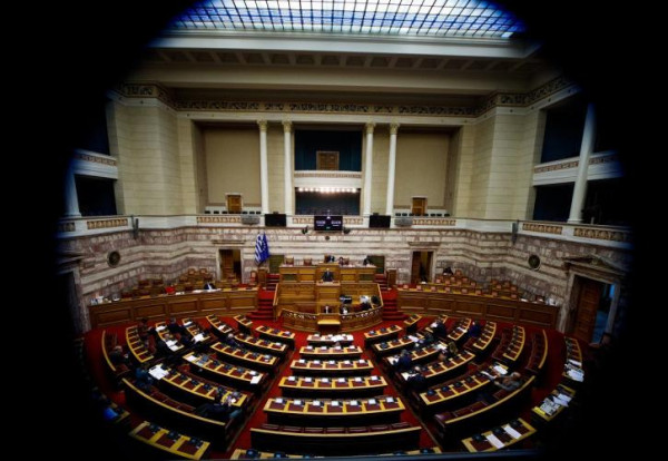 Στη Βουλή η ρύθμιση για την αγορά ρεύματος το 2024