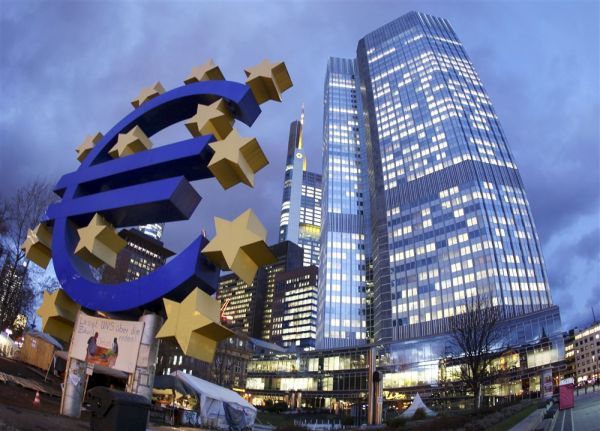 ΕΚΤ: "Ψάχνουμε εργαλείο για να φτάνουν τα λεφτά στην πραγματική οικονομία- Ανοιχτό το ενδεχόμενο αρνητικών επιτοκίων"
