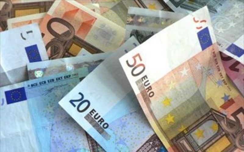 Καταρρέουν εμπορικές συνεργασίες 50 ετών