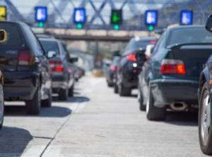 Επιστροφή αδειούχων: Καθυστερήσεις και τεστ ανίχνευσης κορονοϊού