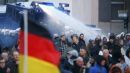 Γερμανία: Συγκρούσεις στην Κολωνία μεταξύ ακροδεξιών διαδηλωτών και αστυνομικών