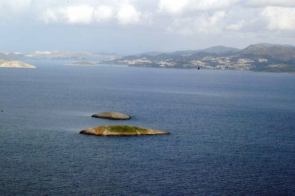 Ίμια:Αμήχανη και αιφνιδιασμένη η προσέγγιση της Αθήνας στην τουρκική επιθετικότητα