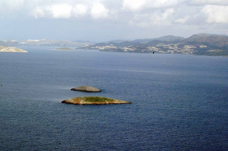 Ίμια:Αμήχανη και αιφνιδιασμένη η προσέγγιση της Αθήνας στην τουρκική επιθετικότητα