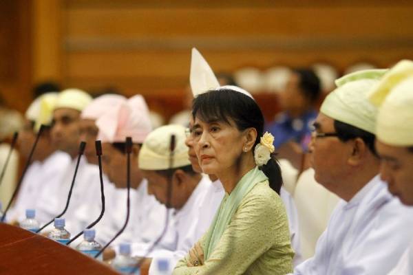 Μιανμάρ: Συνελήφθη το δεξί χέρι της Σου Κι- Ξεκίνησαν διαδηλώσεις