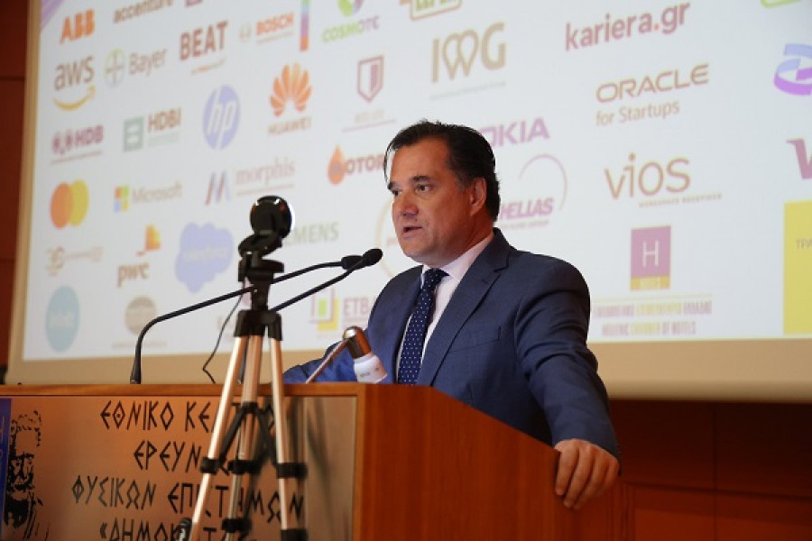 Γεωργιάδης: Η κυβέρνηση δεν μπορεί να παρέμβει νομοθετικά στα επιτόκια