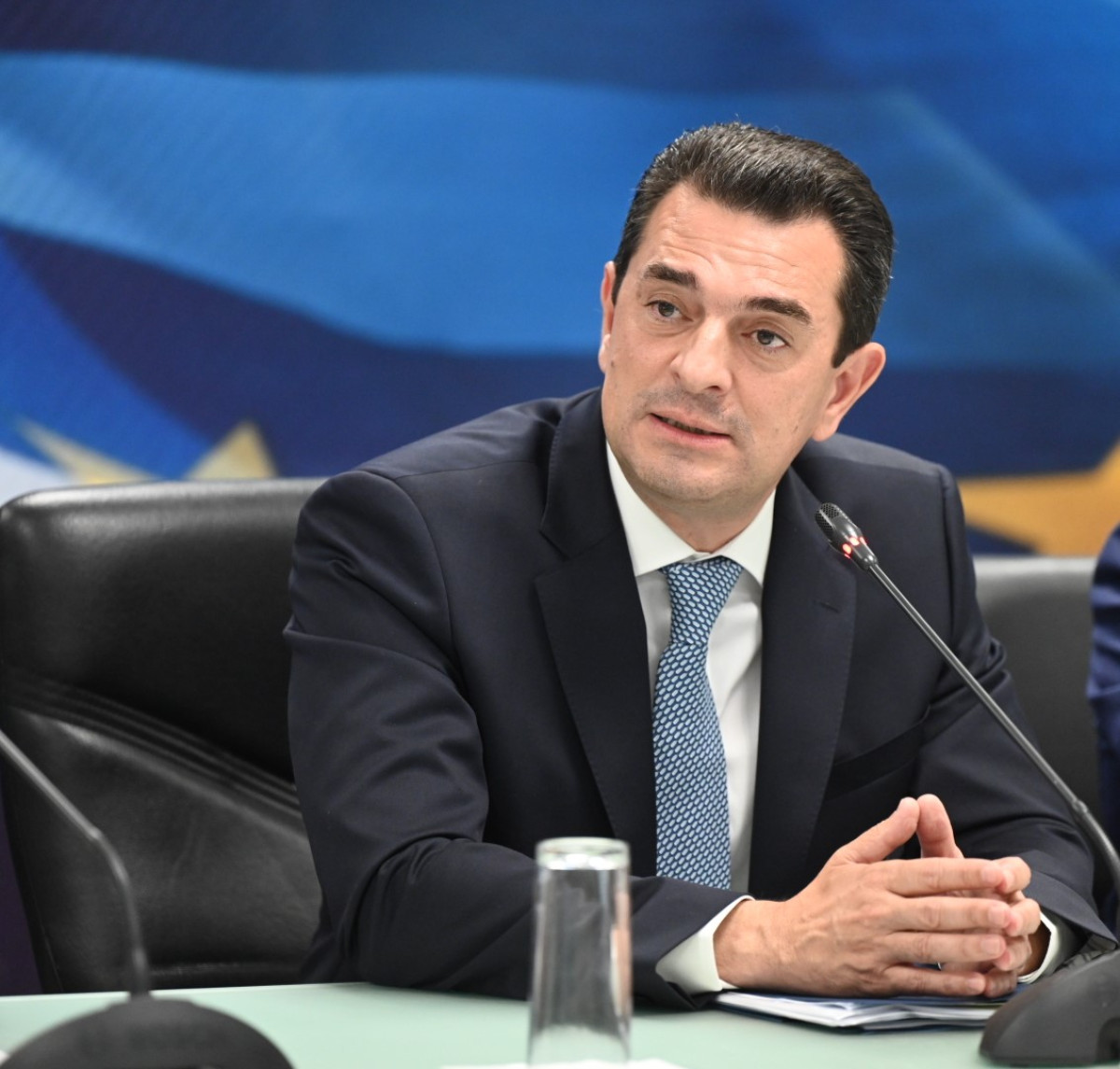 Πλαφόν κέρδους σε 9 σχολικά είδη και στους θερμοσίφωνες