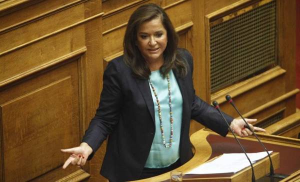 Κόντρα Μπακογιάννη-Σκουρλέτη για εκλογές: Μην ξύνεστε στη γκλίτσα του τσοπάνη