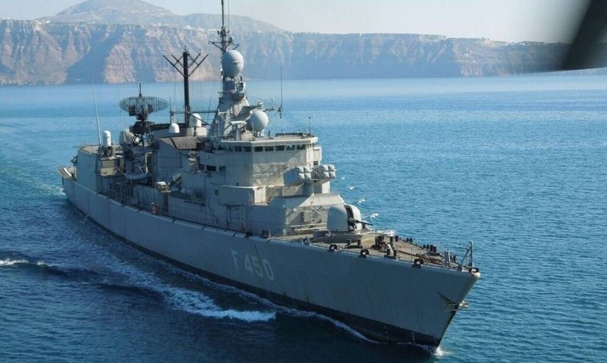 Προσάραξε σε αβαθή η φρεγάτα «Έλλη»