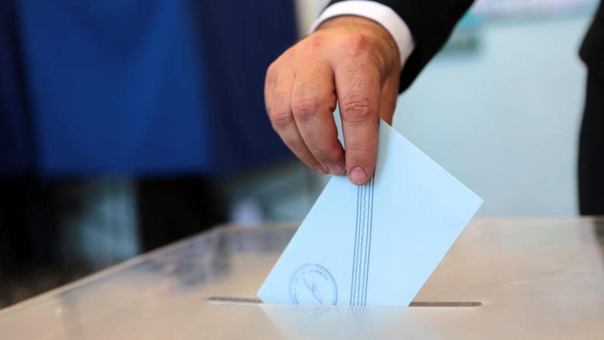 Public Issue: Η ΝΔ σε πορεία διεκδίκησης κοινοβουλευτικής αυτοδυναμίας
