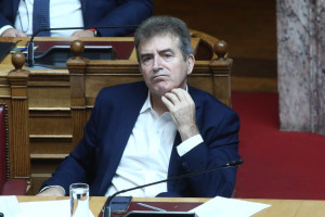 Την απομάκρυνση του Μιχάλη Χρυσοχοΐδη ζητά ο ΣΥΡΙΖΑ