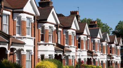 Ηνωμένο Βασίλειο: Αυξήθηκαν για πέμπτο συνεχόμενο μήνα οι τιμές κατοικιών